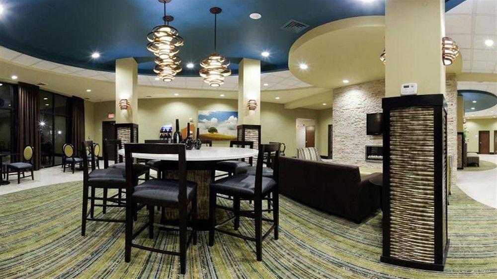 Holiday Inn Express Вейкросс Екстер'єр фото